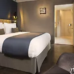 Le 10 Bis Отель 4*