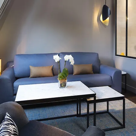 لو 10 بي أي إس 4* باريس