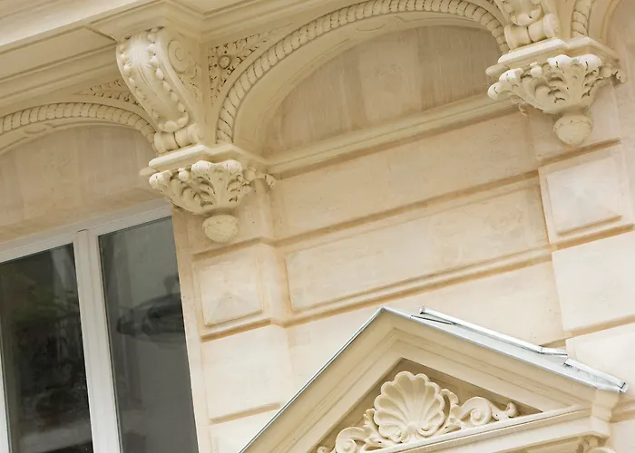 Le 10 Bis Отель 4*