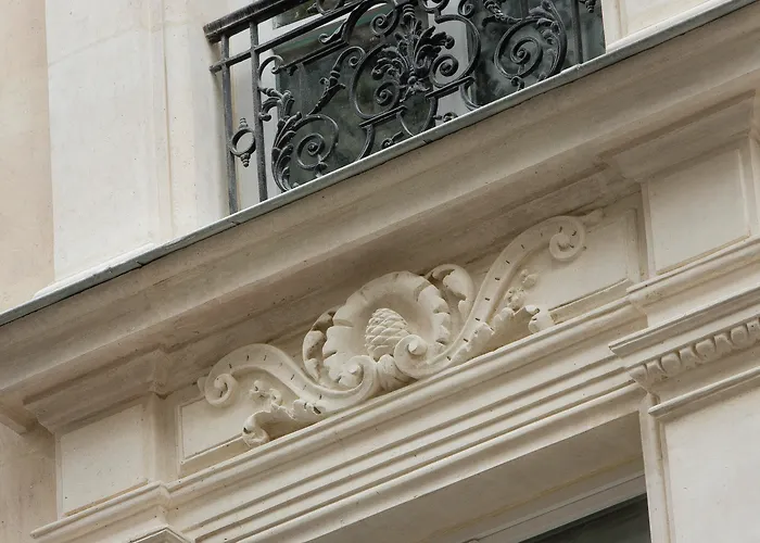 Отель Le 10 Bis 4*