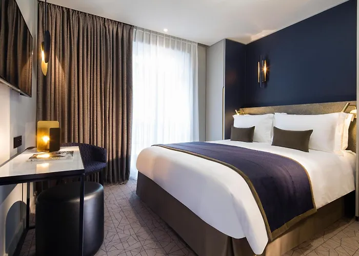 Отель Le 10 Bis 4*