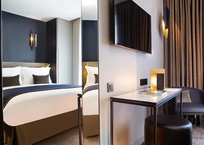 Отель Le 10 Bis 4*