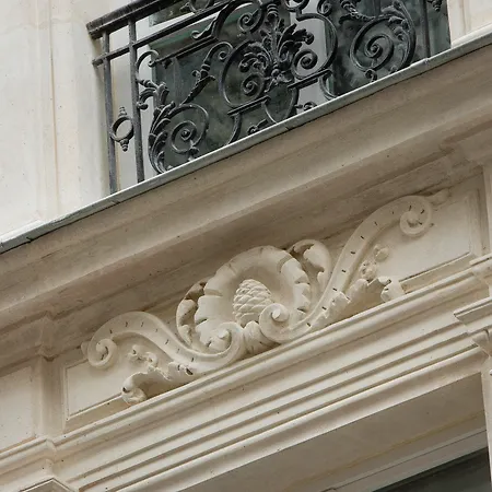 Hotell Le 10 Bis 4*
